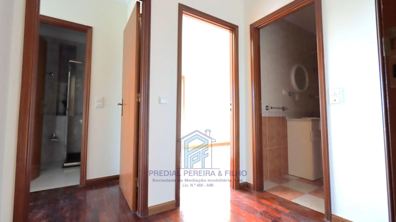 Apartamento T2 para Venda em Rio Tinto Foto 12