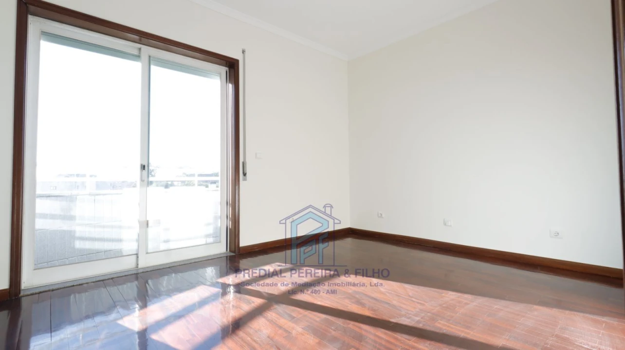 Apartamento T2 para Venda em Rio Tinto Foto 13