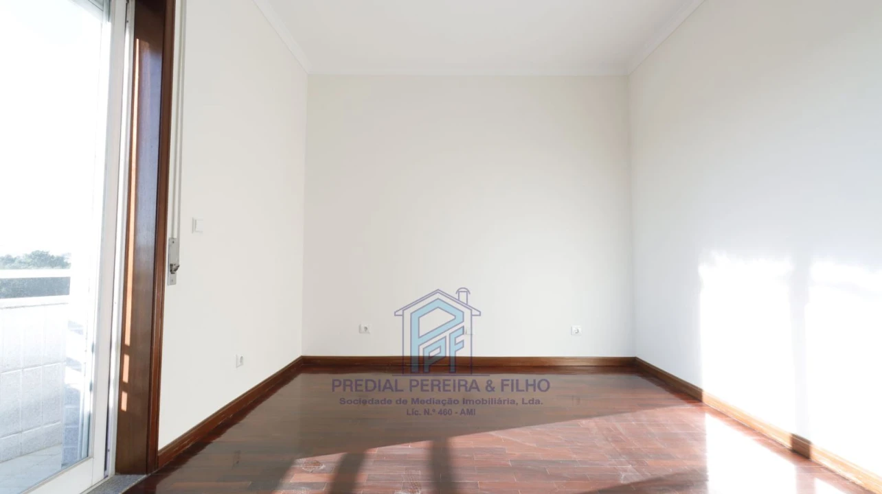 Apartamento T2 para Venda em Rio Tinto Foto 14