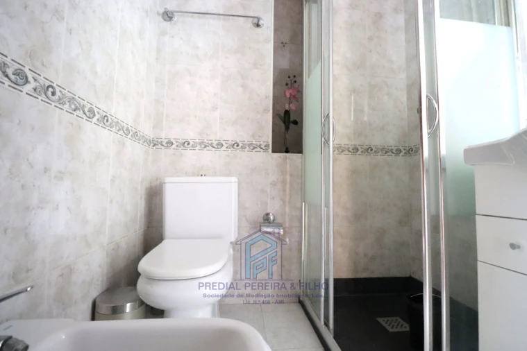 Apartamento T2 para Venda em Rio Tinto Foto 27