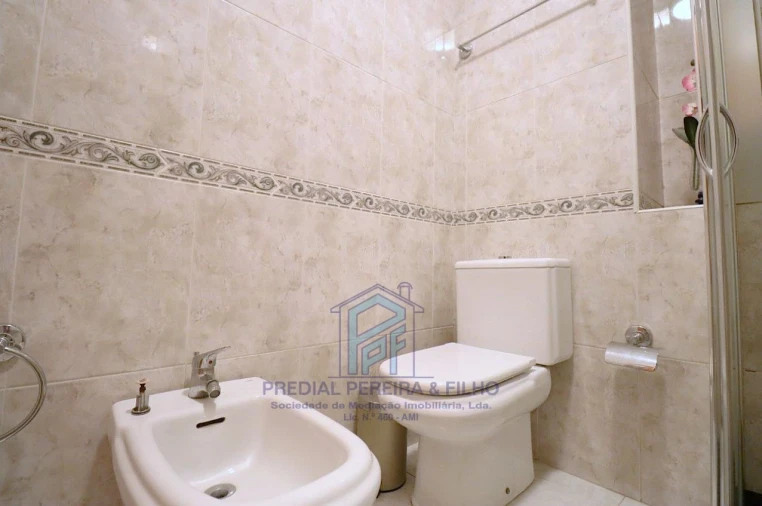 Apartamento T2 para Venda em Rio Tinto Foto 28