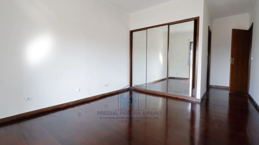 Apartamento T2 para Venda em Rio Tinto Foto 23