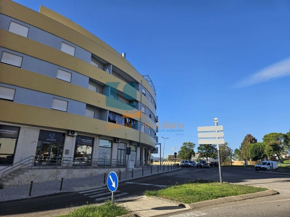 Apartamento T2 para Arrendamento em Nossa Sra de Fatima Foto 1