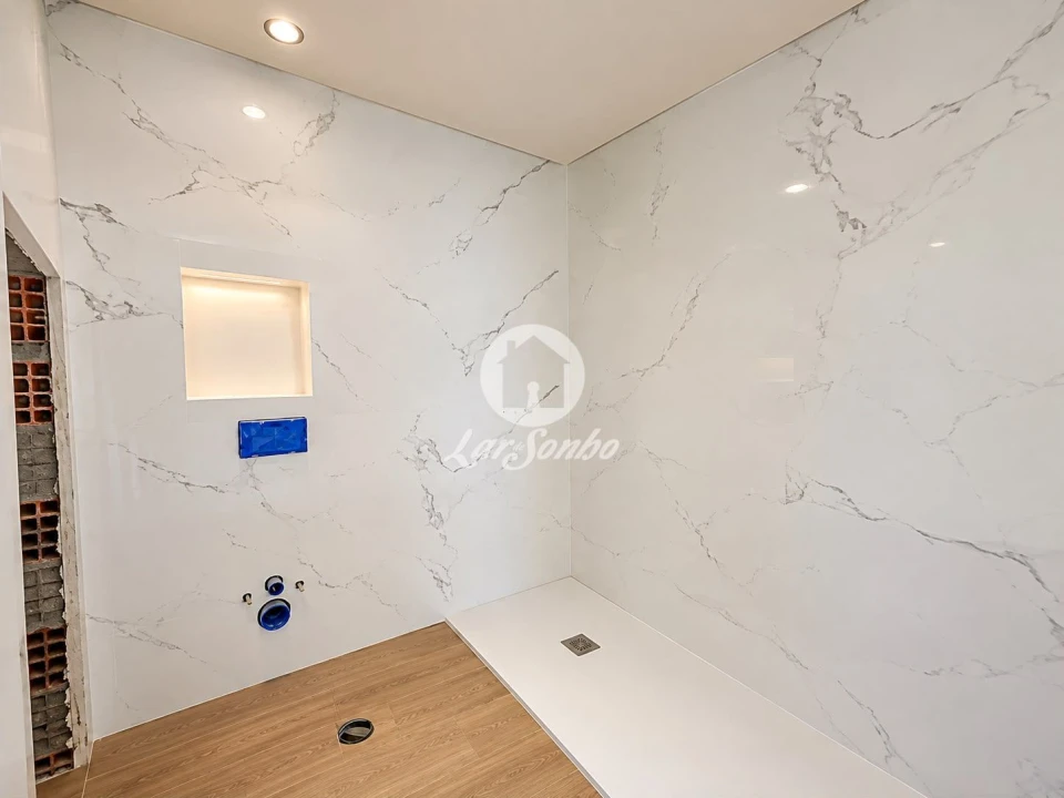 Apartamento T2 para Venda em Gualtar Foto 5