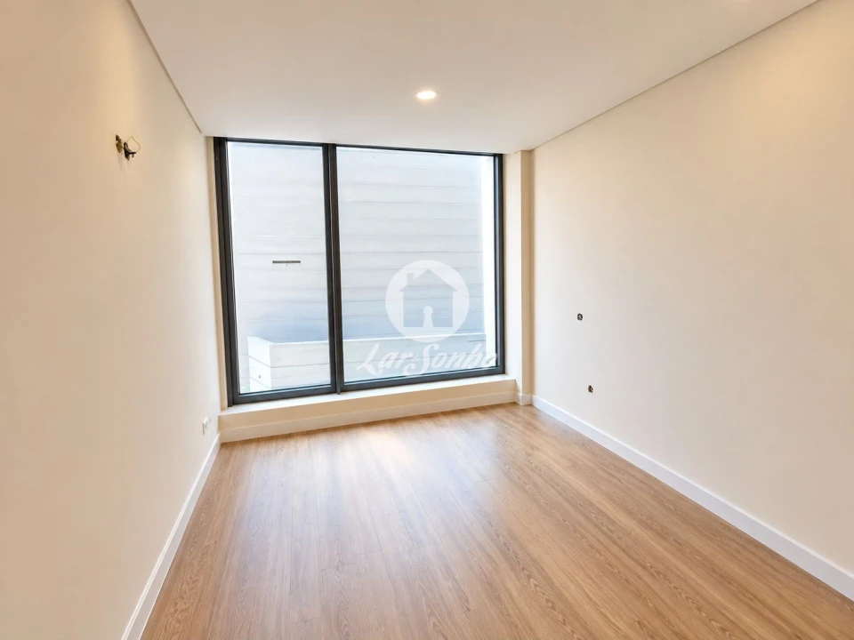Apartamento T2 para Venda em Gualtar Foto 14