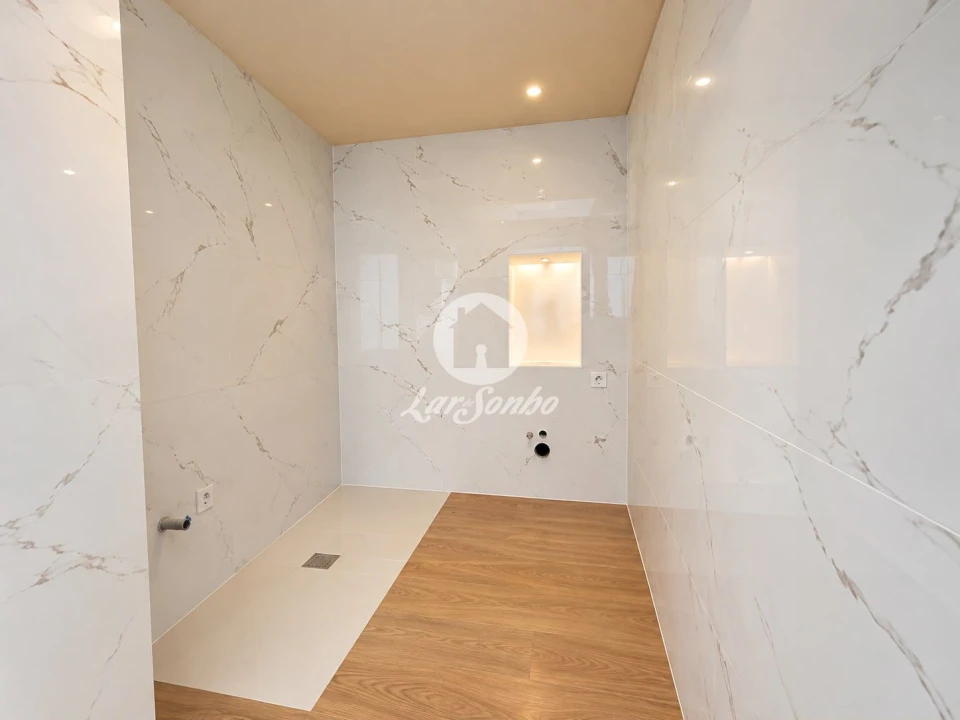 Apartamento T2 para Venda em Gualtar Foto 22