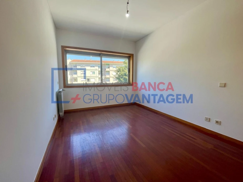 Apartamento T4 para Venda em Custóias, Leça do Balio e Guifões Foto 22
