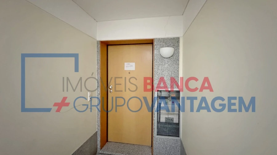 Apartamento T1 para Venda em Oliveira do Douro Foto 3