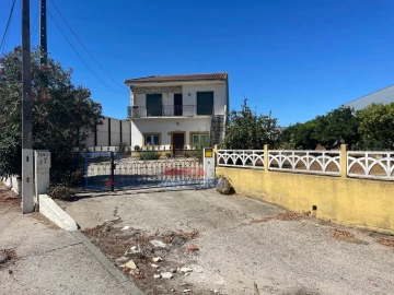 Moradia T6 para Venda em Golegã