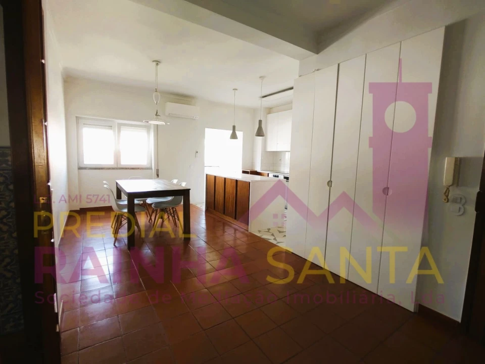 Apartamento T4 para Venda em Santo Antonio dos Olivais Foto 2