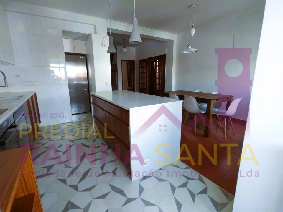 Apartamento T4 para Venda em Santo Antonio dos Olivais Foto 3