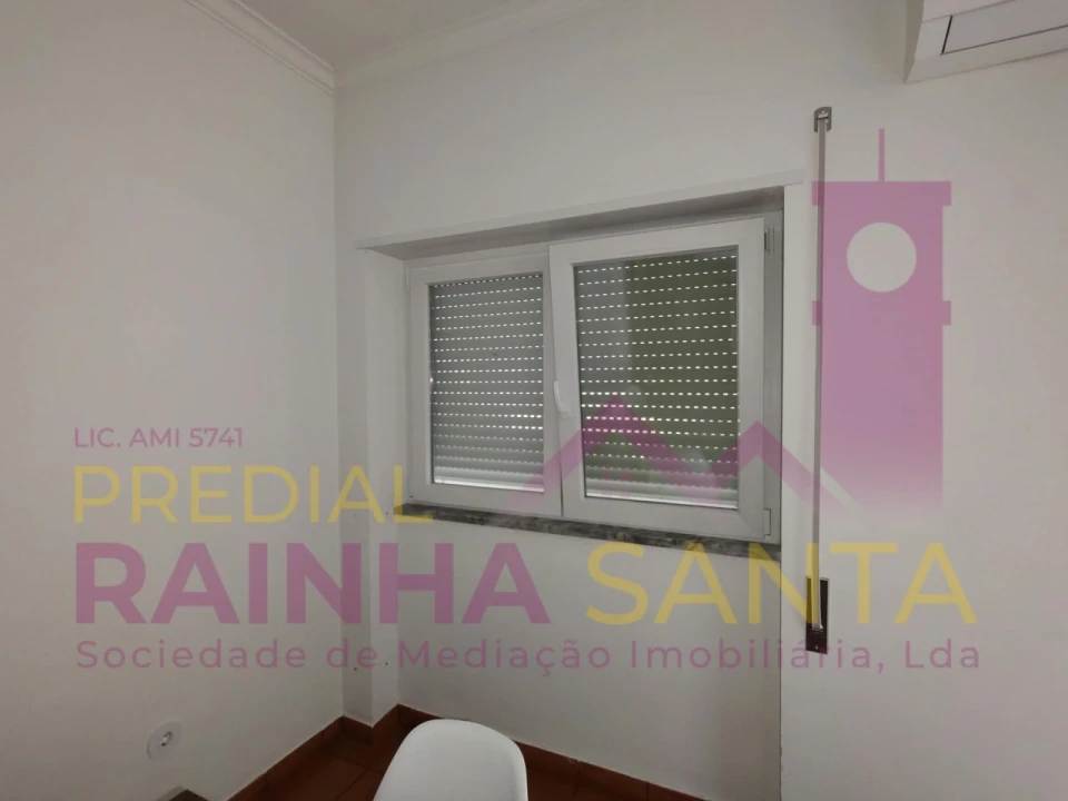 Apartamento T4 para Venda em Santo Antonio dos Olivais Foto 18