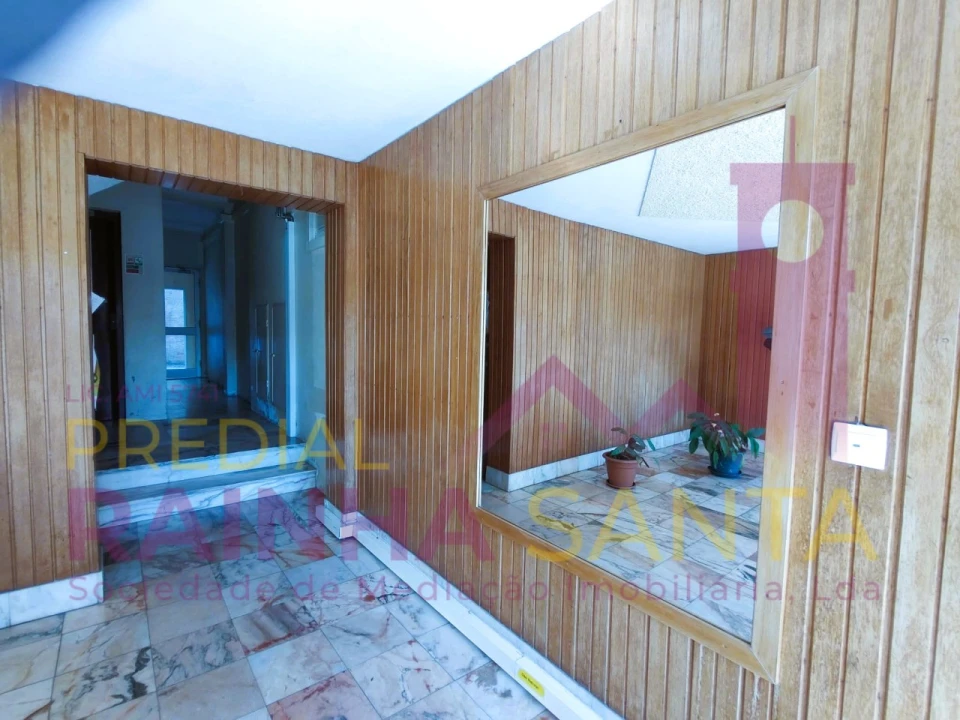 Apartamento T4 para Venda em Santo Antonio dos Olivais Foto 19