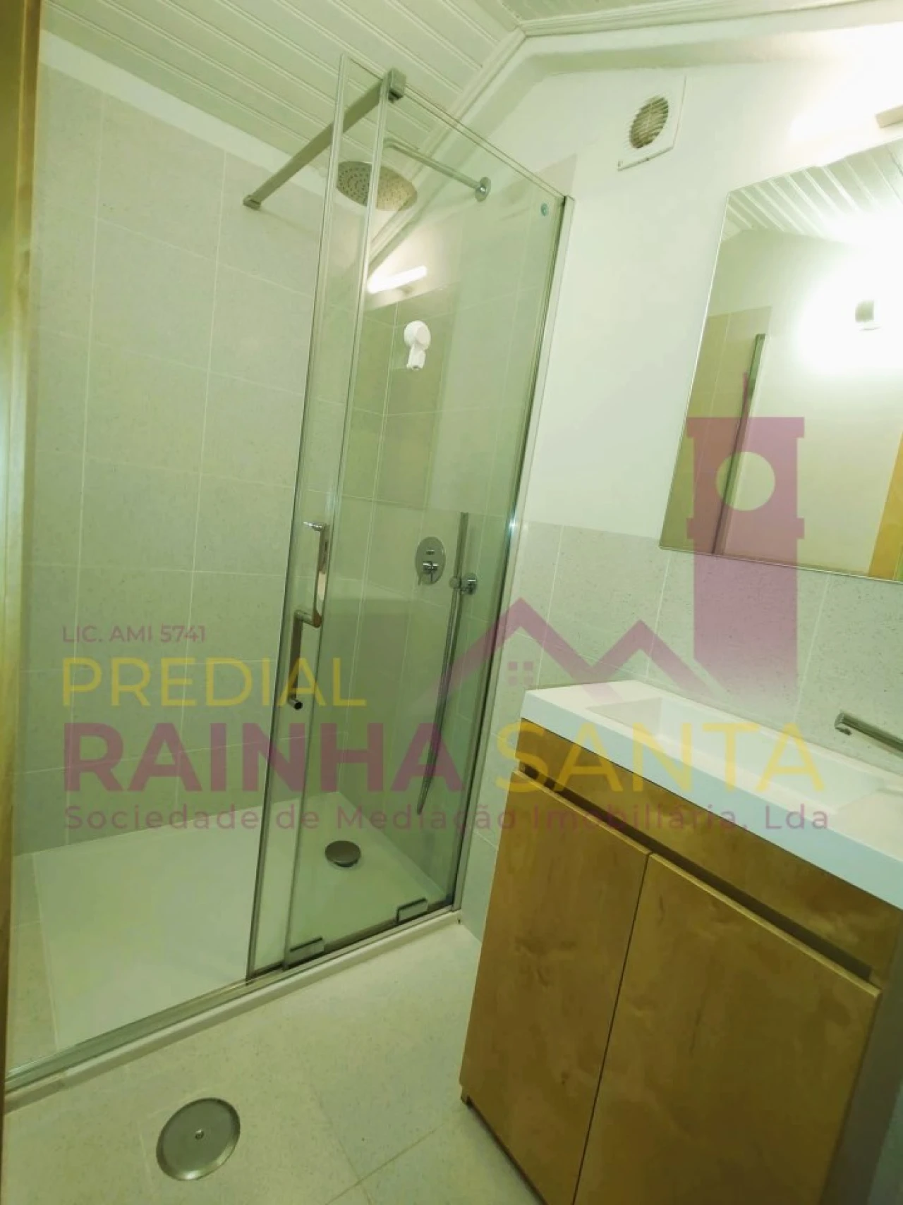 Apartamento T4 para Venda em Santo Antonio dos Olivais Foto 21