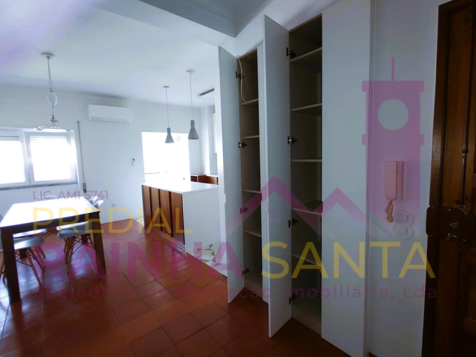 Apartamento T4 para Venda em Santo Antonio dos Olivais Foto 20