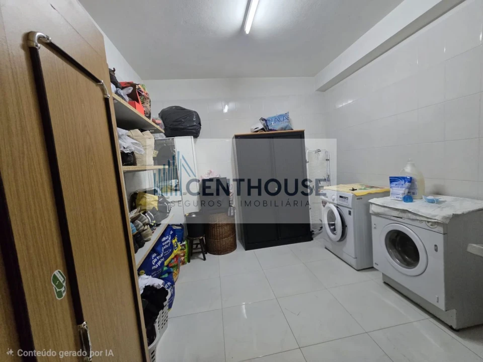 Moradia T4 para Venda em Sarzedo Foto 19