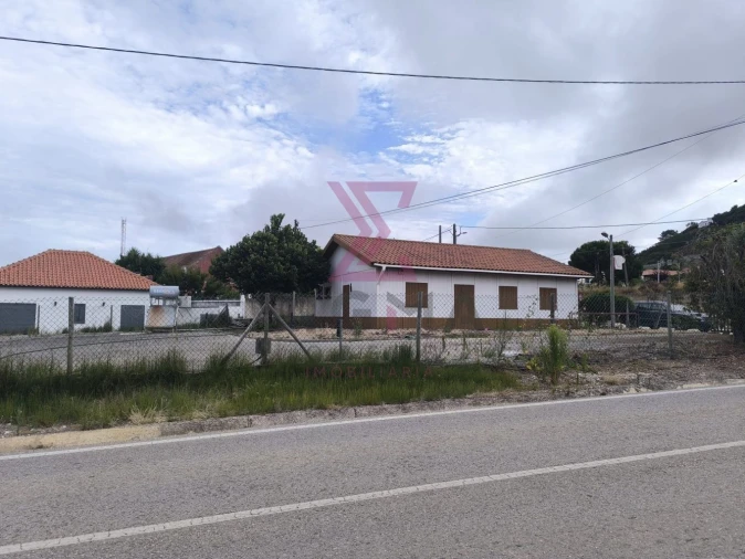 Moradia T1 para Venda em Roliça Foto 7