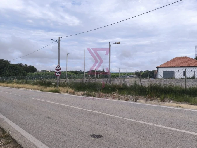 Moradia T1 para Venda em Roliça Foto 6
