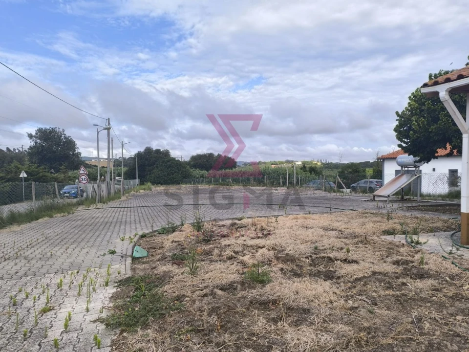 Moradia T1 para Venda em Roliça Foto 14