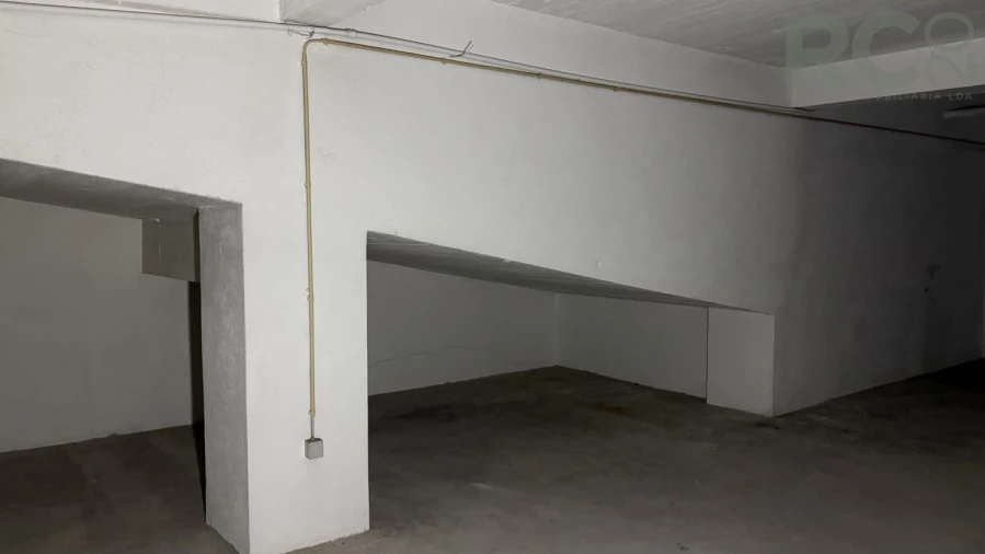 Loja para Arrendamento em Santa Maria, São Pedro e Matacães Foto 17