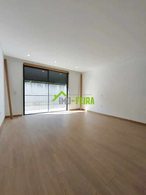 Moradia T3 para Venda em Santa Maria da Feira, Travanca, Sanfins e Espargo