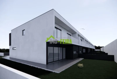 Moradia T3 para Venda em Santa Maria da Feira, Travanca, Sanfins e Espargo