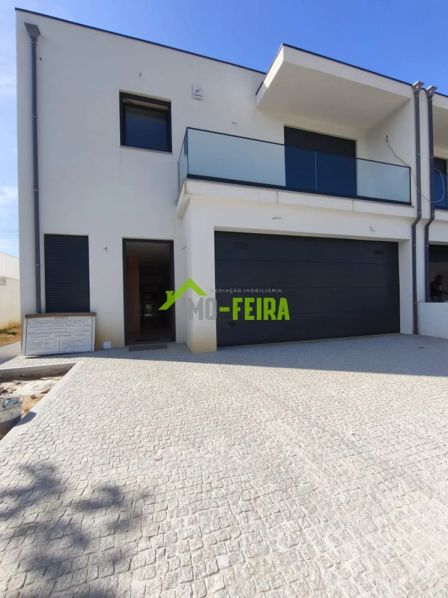 Moradia T3 para Venda em Santa Maria da Feira, Travanca, Sanfins e Espargo Foto 5