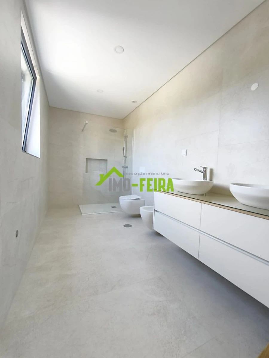 Moradia T3 para Venda em Santa Maria da Feira, Travanca, Sanfins e Espargo Foto 14