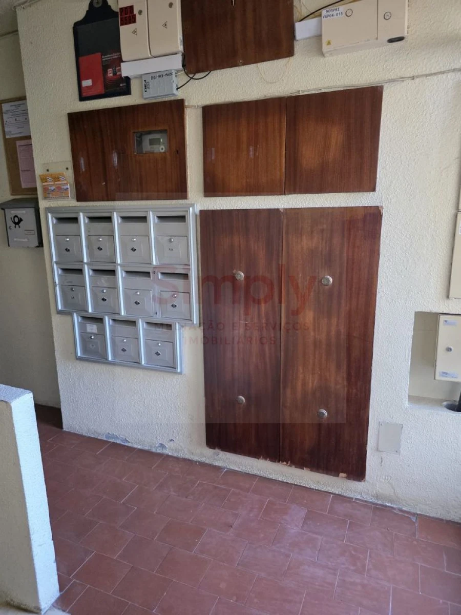 Apartamento T2 para Venda em Rio de Mouro Foto 20