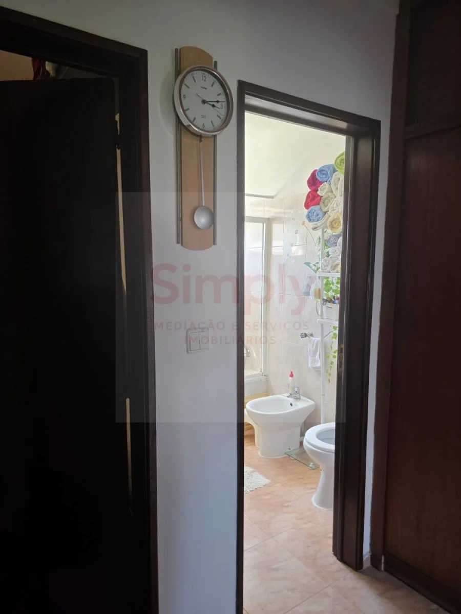 Apartamento T2 para Venda em Rio de Mouro Foto 10