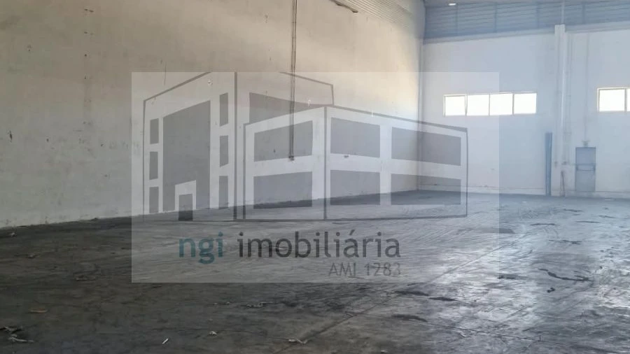 Loja para Arrendamento em Pontinha e Famões