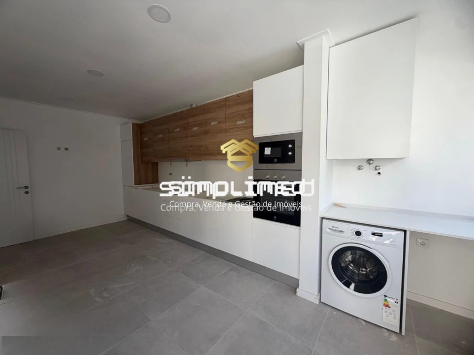 Apartamento T3 para Venda em Alto do Seixalinho, Santo André e Verderena Foto 1