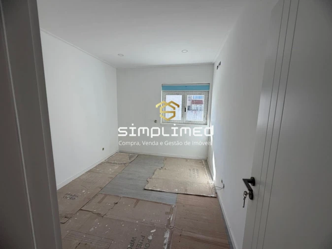 Apartamento T1 para Venda em Alto do Seixalinho, Santo André e Verderena Foto 15