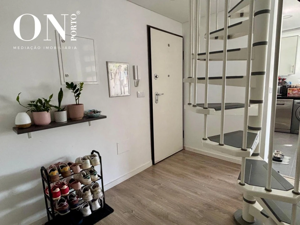 Apartamento T2 para Venda em Camarate, Unhos e Apelação Foto 8