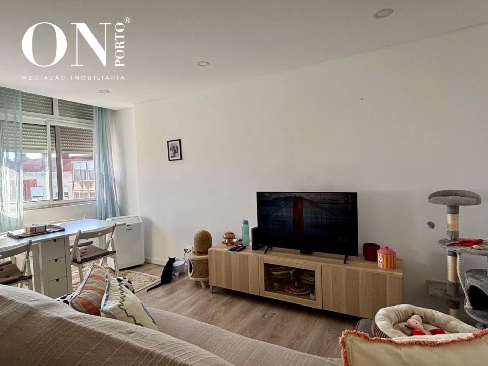 Apartamento T2 para Venda em Camarate, Unhos e Apelação Foto 1