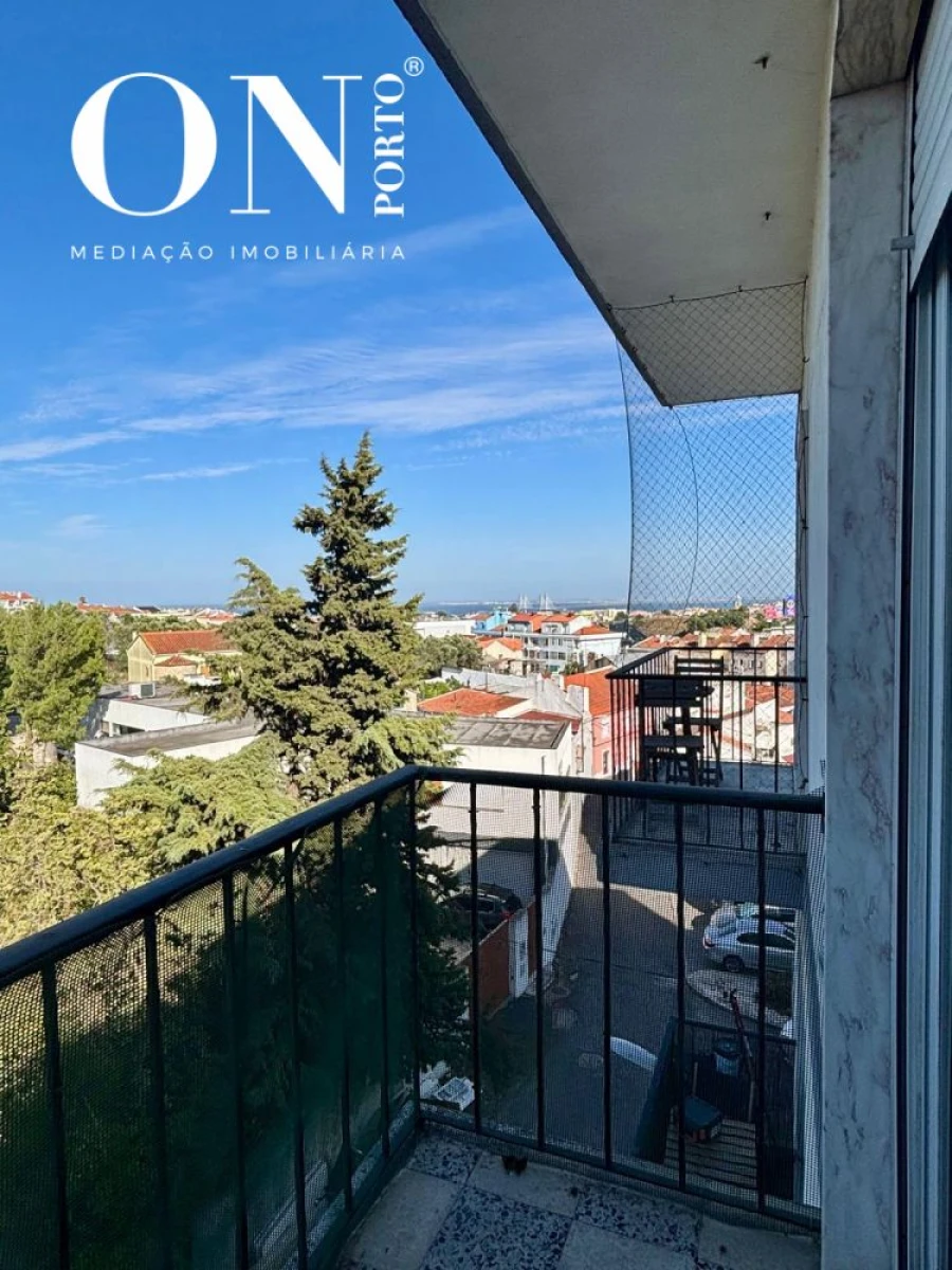 Apartamento T2 para Venda em Camarate, Unhos e Apelação Foto 13