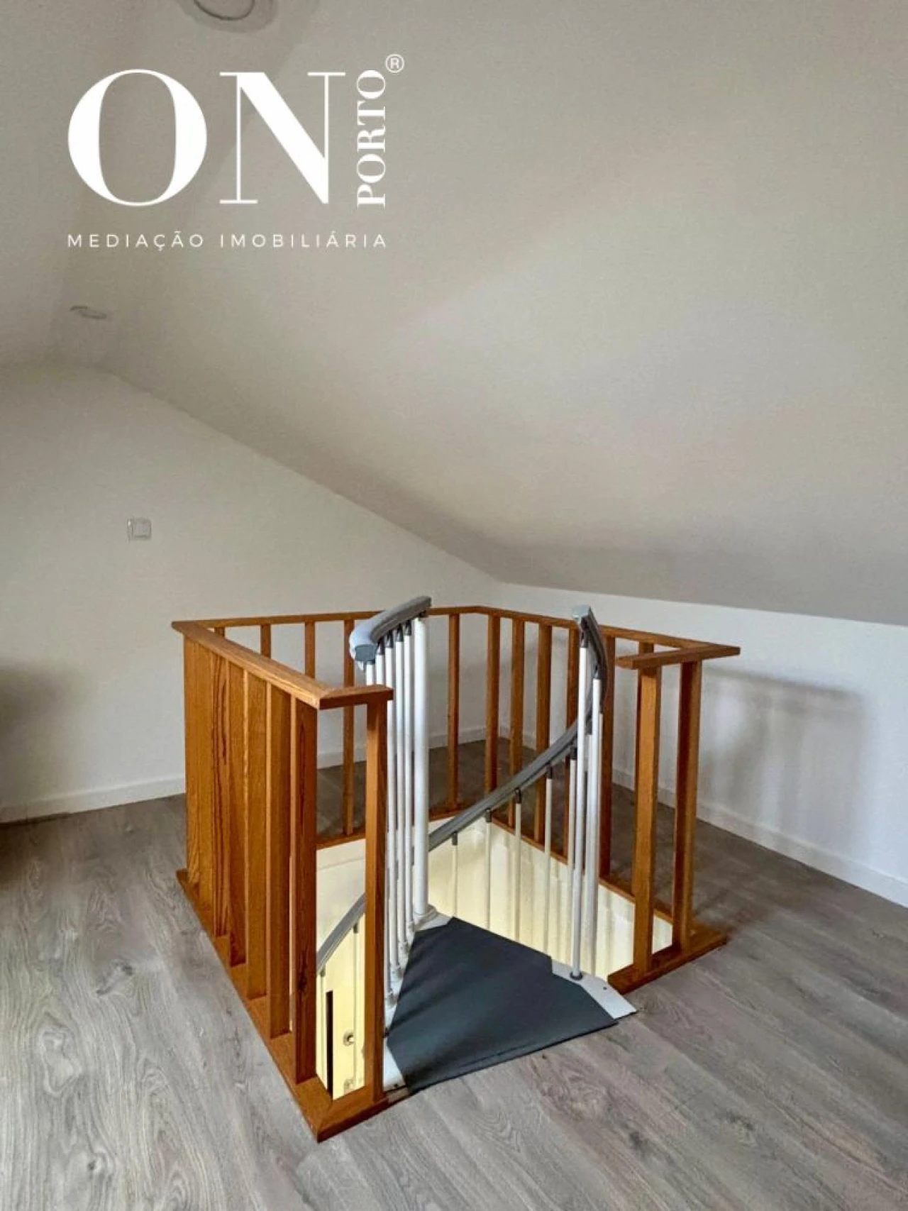 Apartamento T2 para Venda em Camarate, Unhos e Apelação Foto 21