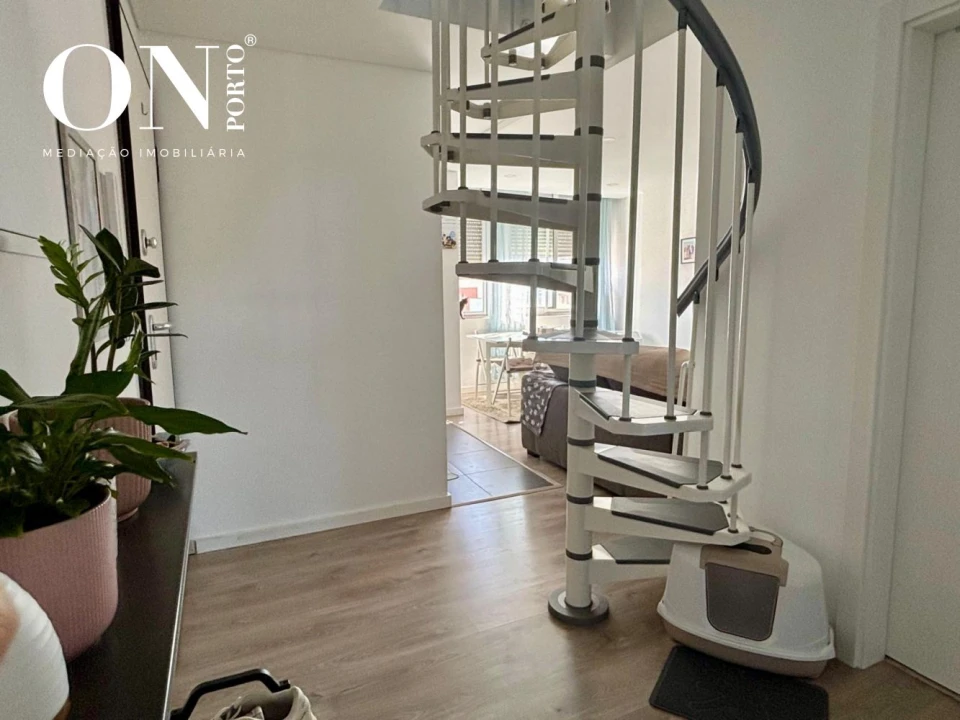 Apartamento T2 para Venda em Camarate, Unhos e Apelação Foto 9