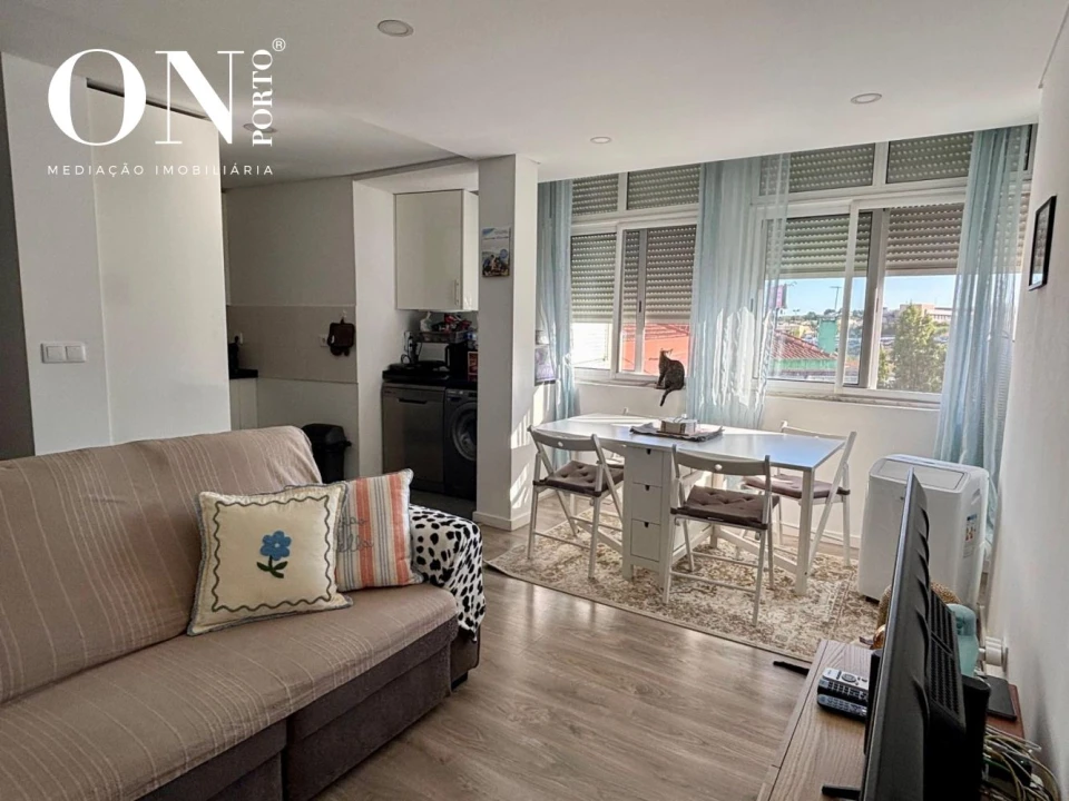 Apartamento T2 para Venda em Camarate, Unhos e Apelação Foto 3