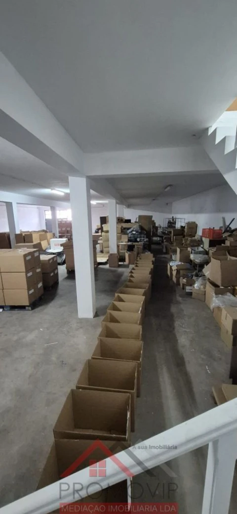 Loja para Arrendamento em Areias, Sequeirô, Lama e Palmeira
