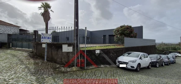 Loja para Arrendamento em Areias, Sequeirô, Lama e Palmeira