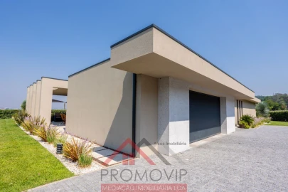 Moradia T3 para Venda em Santo Tirso, Couto (Santa Cristina e São Miguel) e Burgães