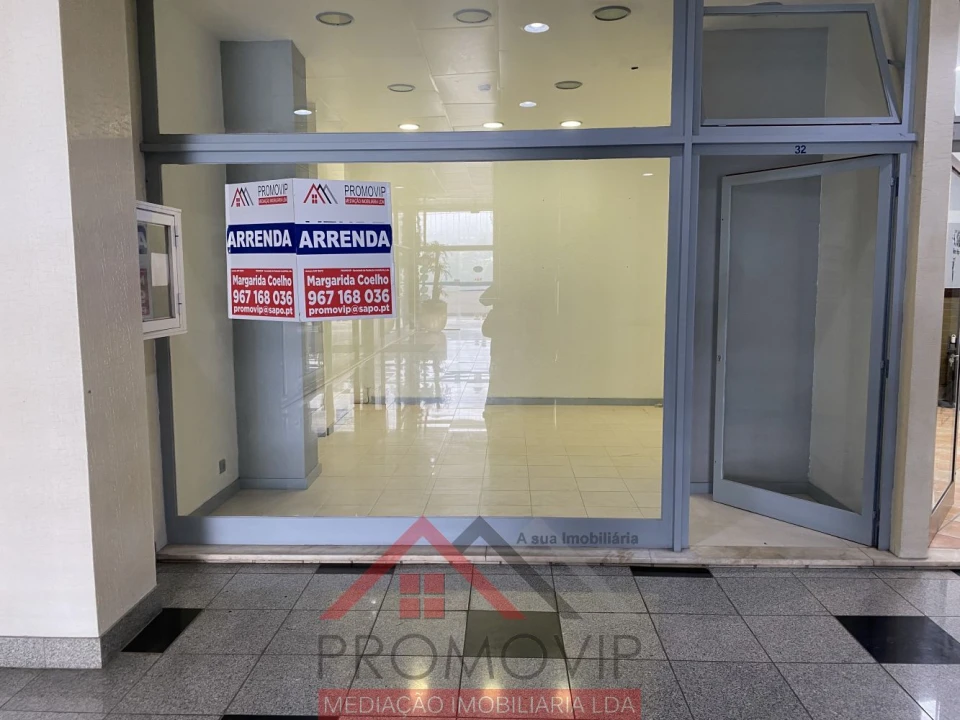 Loja para Arrendamento em Santo Tirso, Couto (Santa Cristina e São Miguel) e Burgães Foto 4