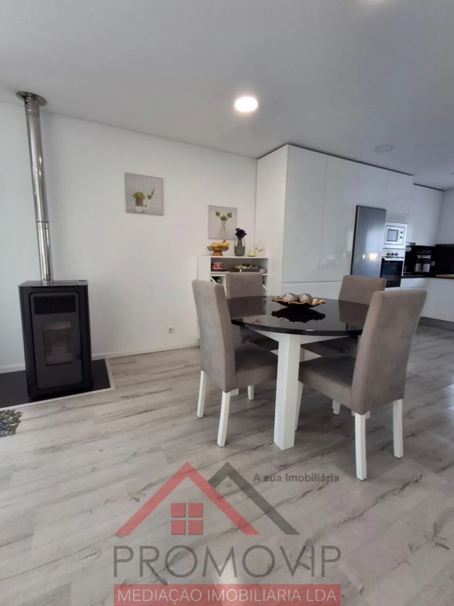 Moradia T3 para Venda em Santo Tirso, Couto (Santa Cristina e São Miguel) e Burgães Foto 6
