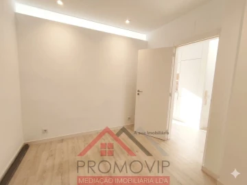 Apartamento T1 para Venda em Santo Tirso, Couto (Santa Cristina e São Miguel) e Burgães