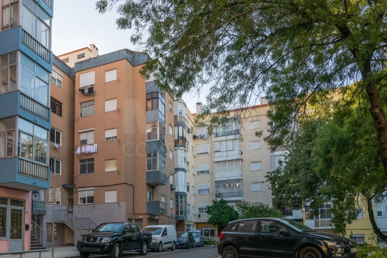 Apartamento T2 para Venda em Águas Livres Foto 11