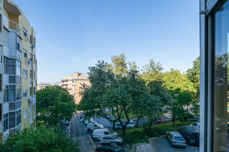 Apartamento T2 para Venda em Águas Livres Foto 2