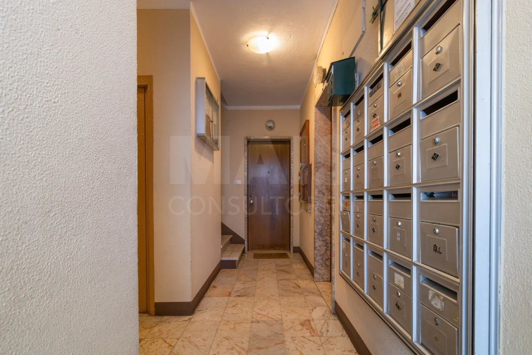 Apartamento T2 para Venda em Águas Livres Foto 12