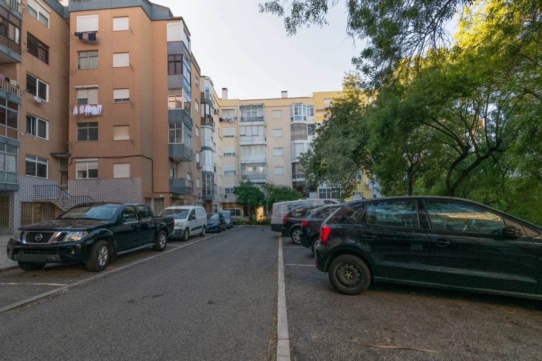 Apartamento T2 para Venda em Águas Livres Foto 9