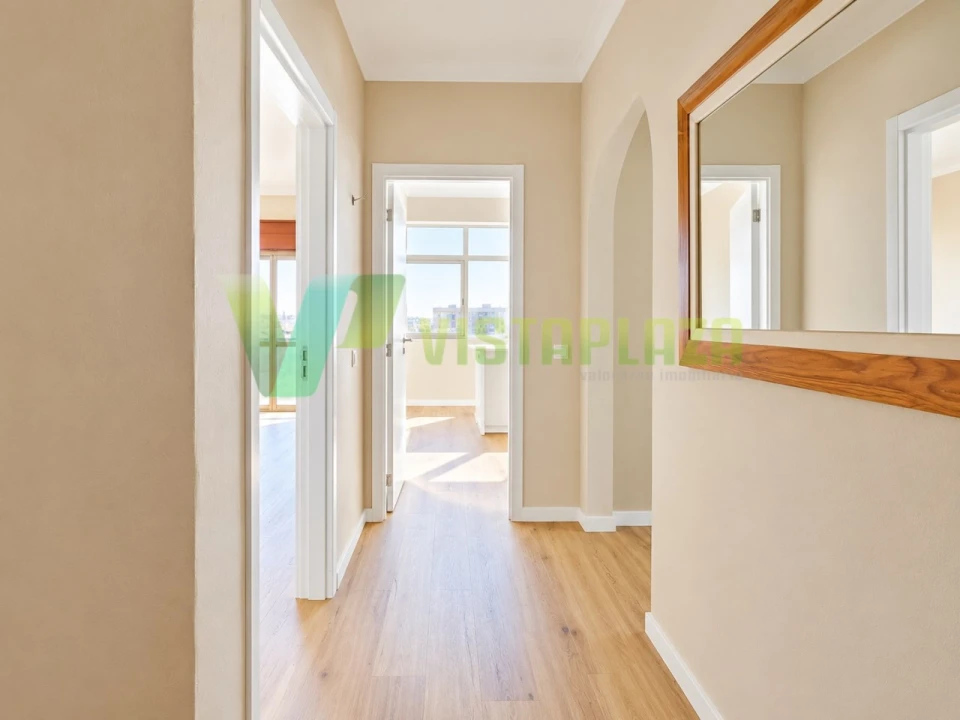 Apartamento T2 para Venda em Portimão Foto 5